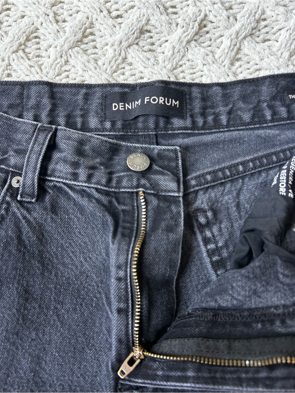 Denim Forum - The Farrah Lo-Rise Wide Jean - Picture 6 of 12